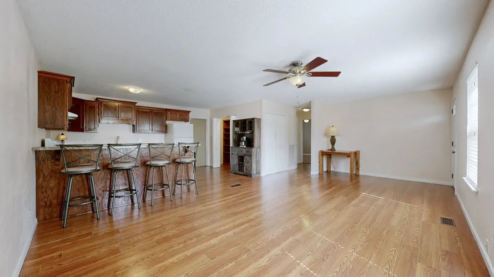 100 Waggoner St Decherd, TN 37324
