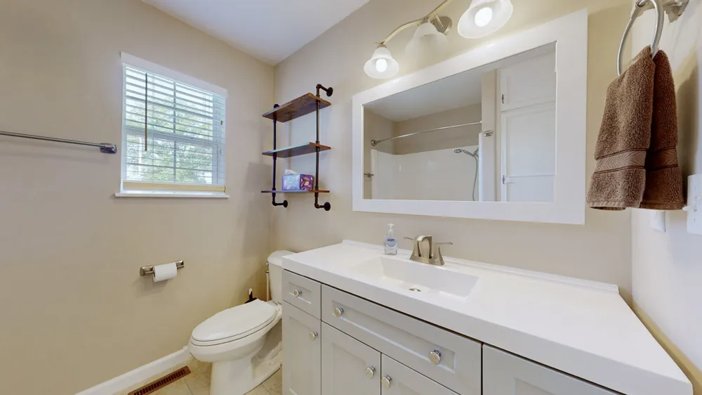 100 Waggoner St Decherd, TN 37324