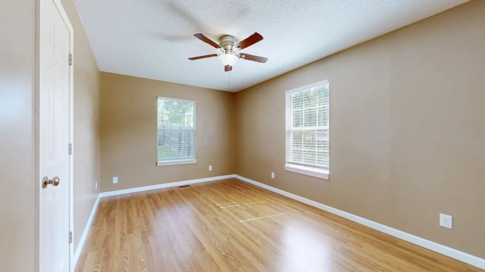 100 Waggoner St Decherd, TN 37324