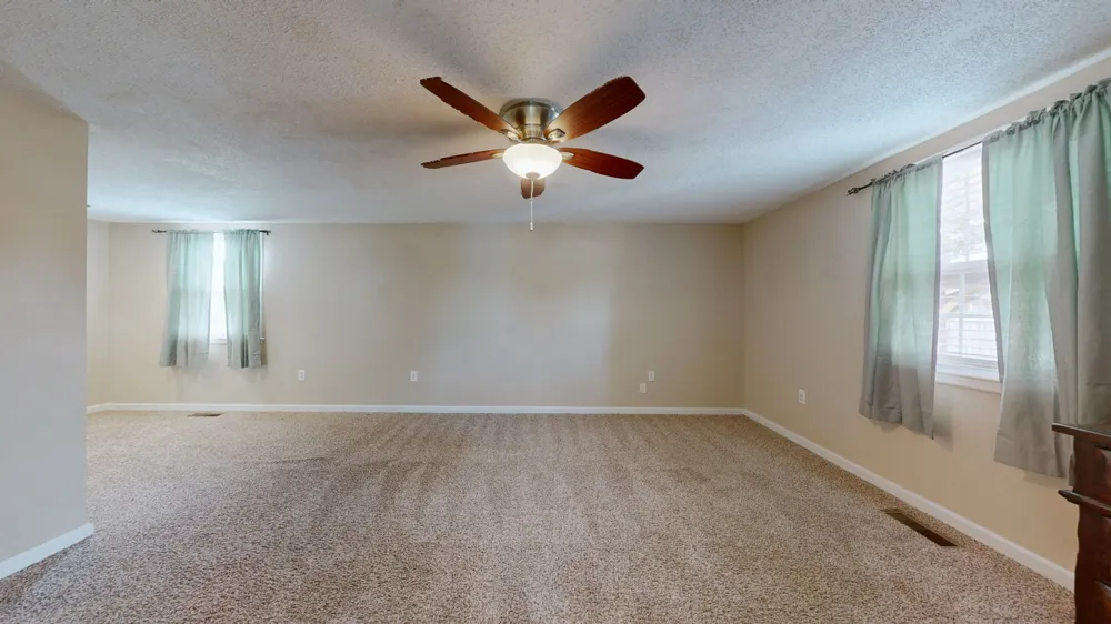 100 Waggoner St Decherd, TN 37324