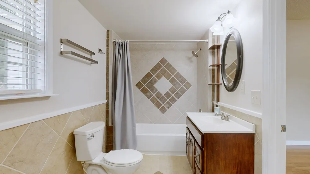 100 Waggoner St Decherd, TN 37324