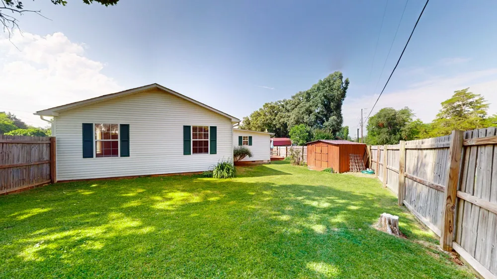 100 Waggoner St Decherd, TN 37324