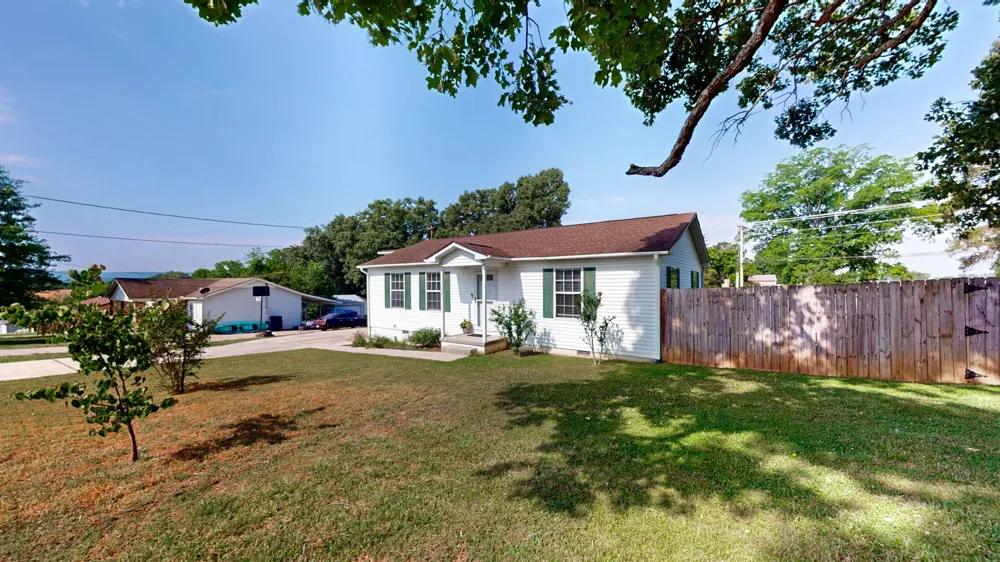 100 Waggoner St Decherd, TN 37324