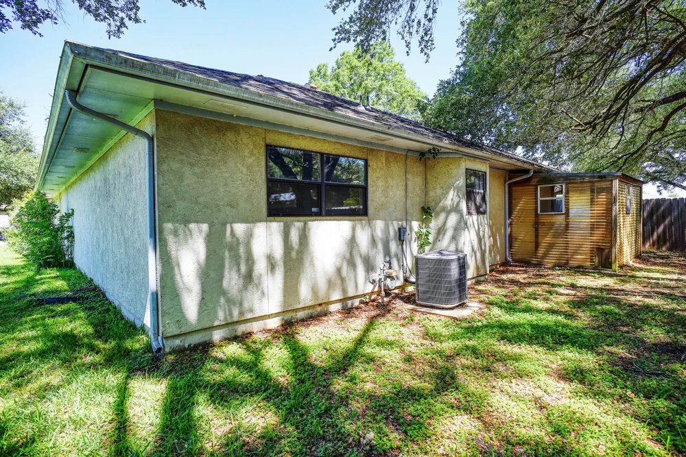 504 Leah Lane Smithville, TX 78957