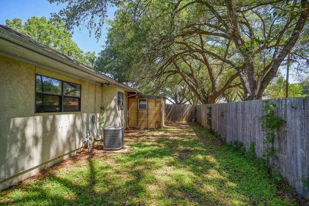 504 Leah Lane Smithville, TX 78957