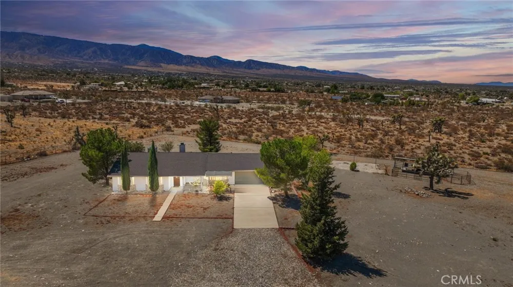 11574 Silver Rock Pinon Hills, CA 92372