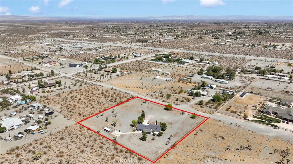 11574 Silver Rock Pinon Hills, CA 92372