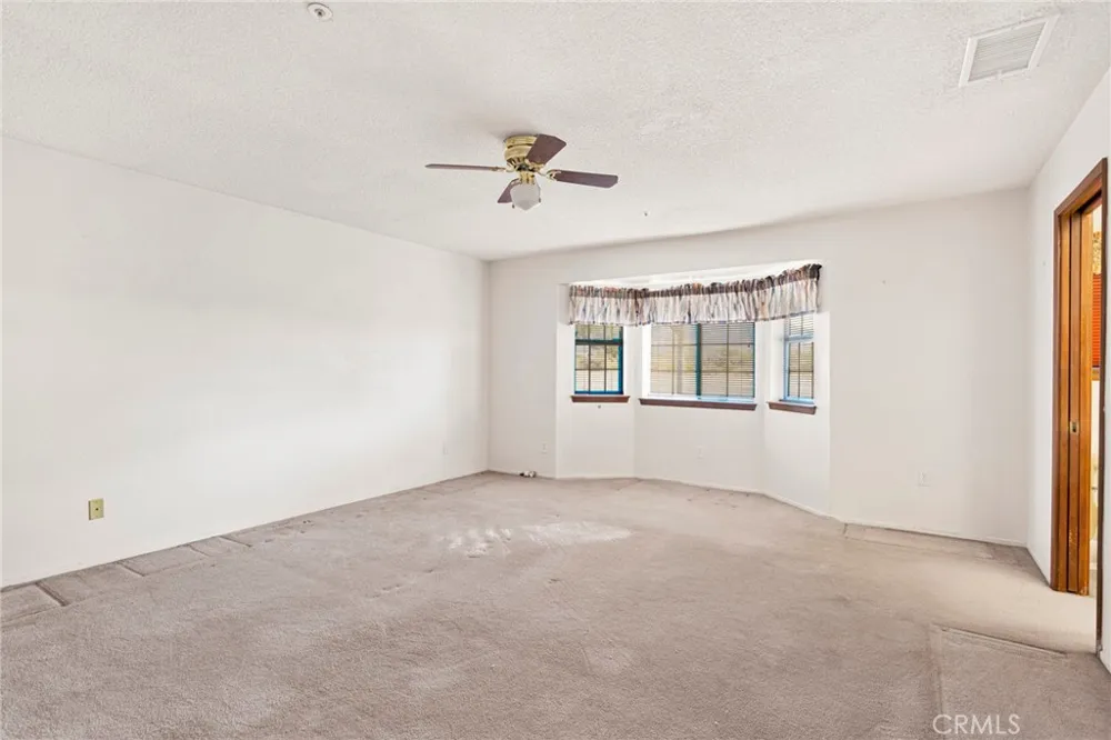 11574 Silver Rock Pinon Hills, CA 92372