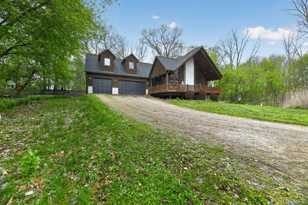 3845 Lake Lapeer Drive Elba Township, MI 48455