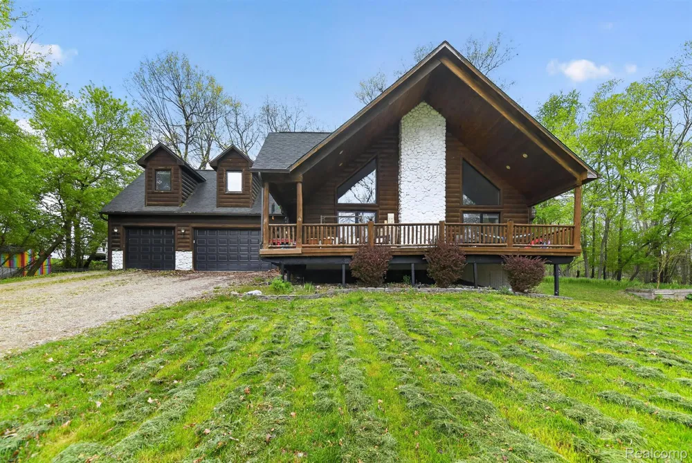 3845 Lake Lapeer Drive Elba Township, MI 48455