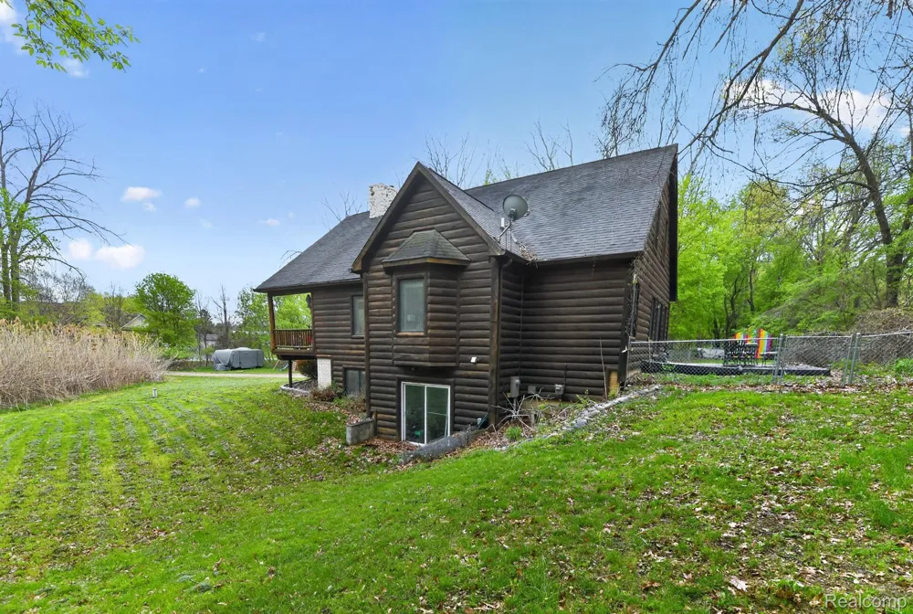 3845 Lake Lapeer Drive Elba Township, MI 48455
