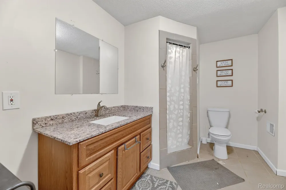3845 Lake Lapeer Drive Elba Township, MI 48455