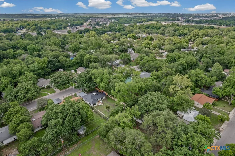943 Field Street San Marcos, TX 78666