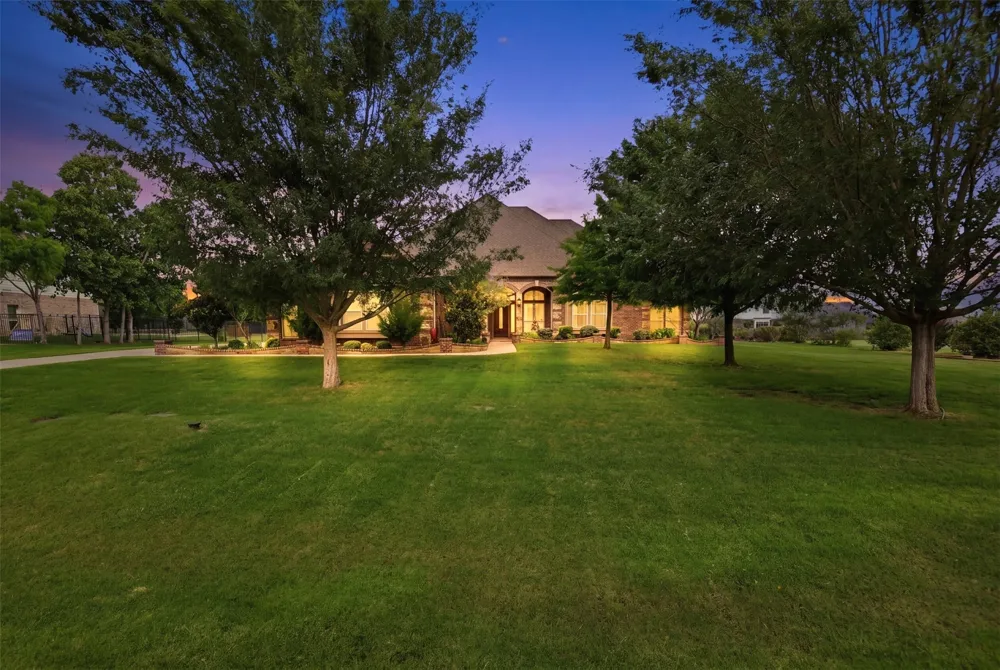 186 Las Colinas Trail Cross Roads, TX 76227