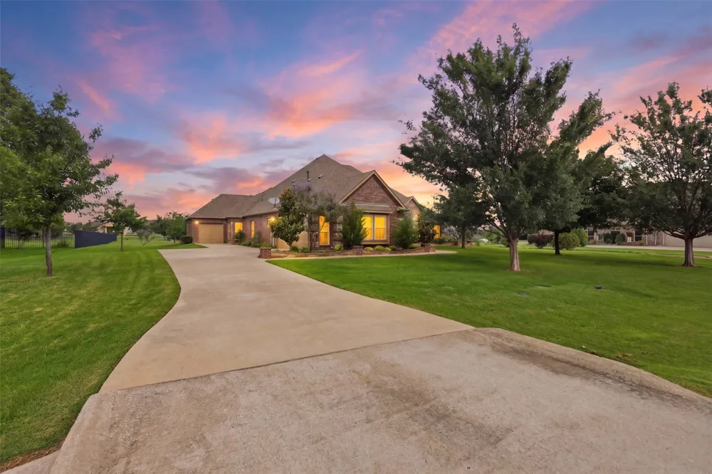186 Las Colinas Trail Cross Roads, TX 76227