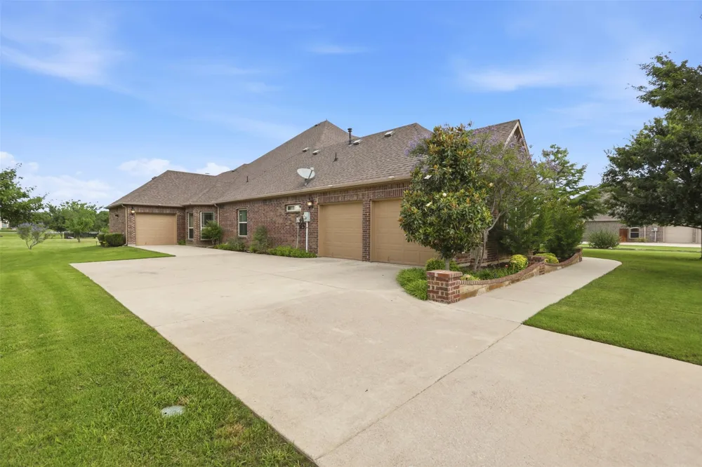 186 Las Colinas Trail Cross Roads, TX 76227
