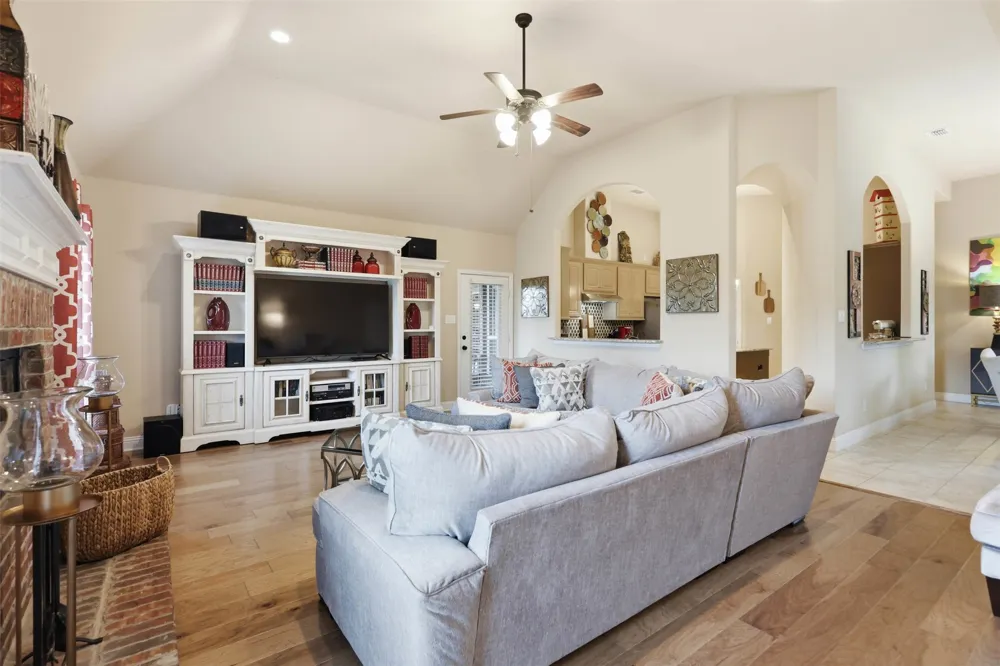 186 Las Colinas Trail Cross Roads, TX 76227