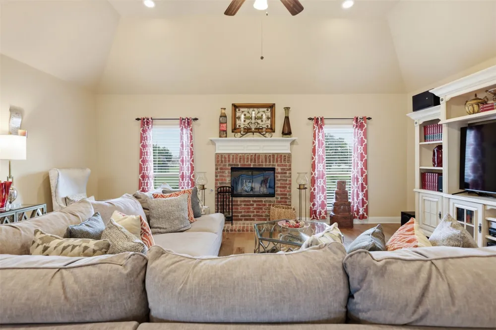 186 Las Colinas Trail Cross Roads, TX 76227