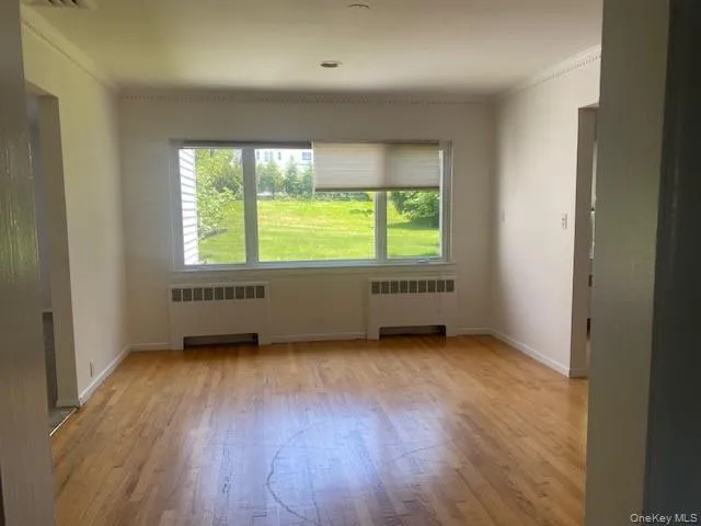 27 Martin Court Great Neck, NY 11024