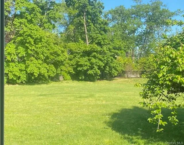 27 Martin Court Great Neck, NY 11024
