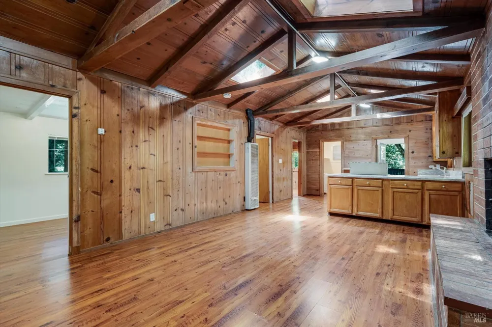 11075 Dell Avenue Forestville, CA 95436