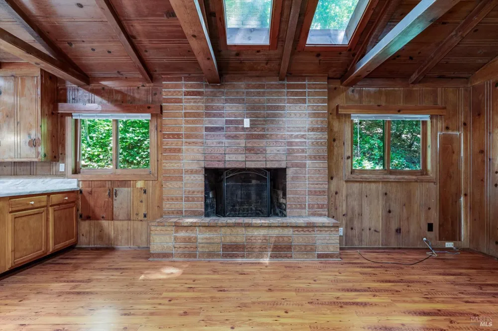 11075 Dell Avenue Forestville, CA 95436