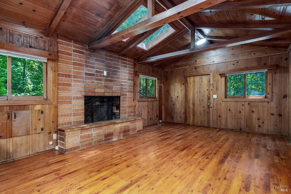 11075 Dell Avenue Forestville, CA 95436
