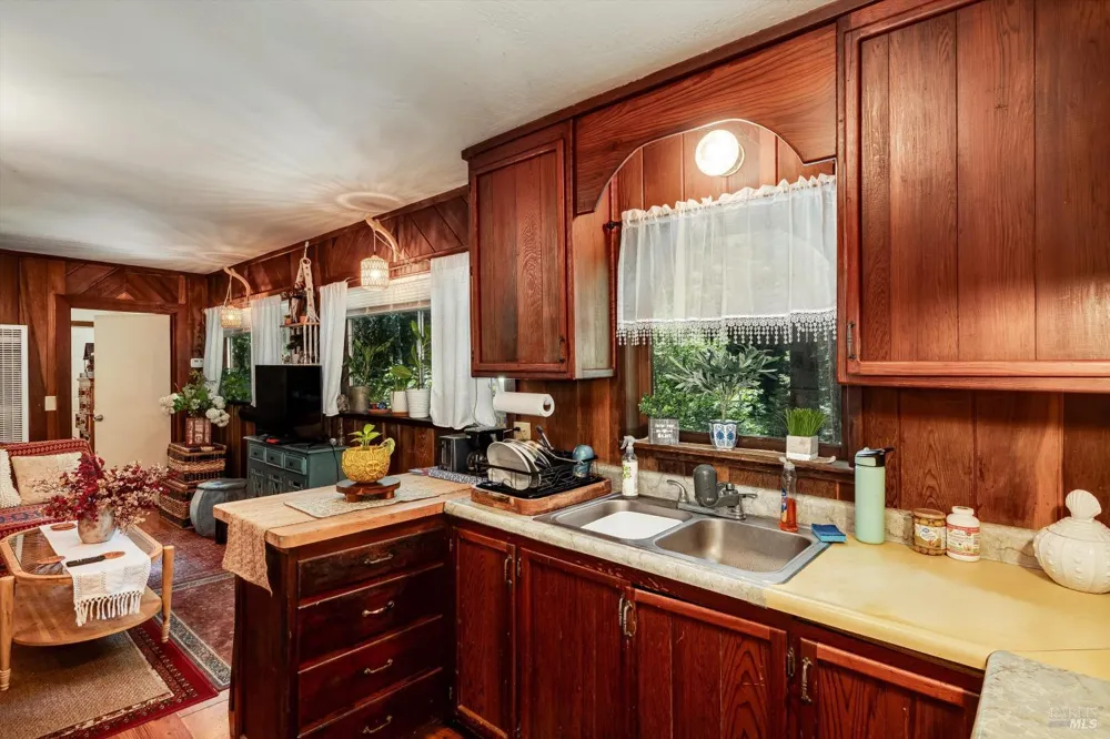 11075 Dell Avenue Forestville, CA 95436