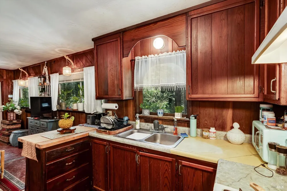 11075 Dell Avenue Forestville, CA 95436