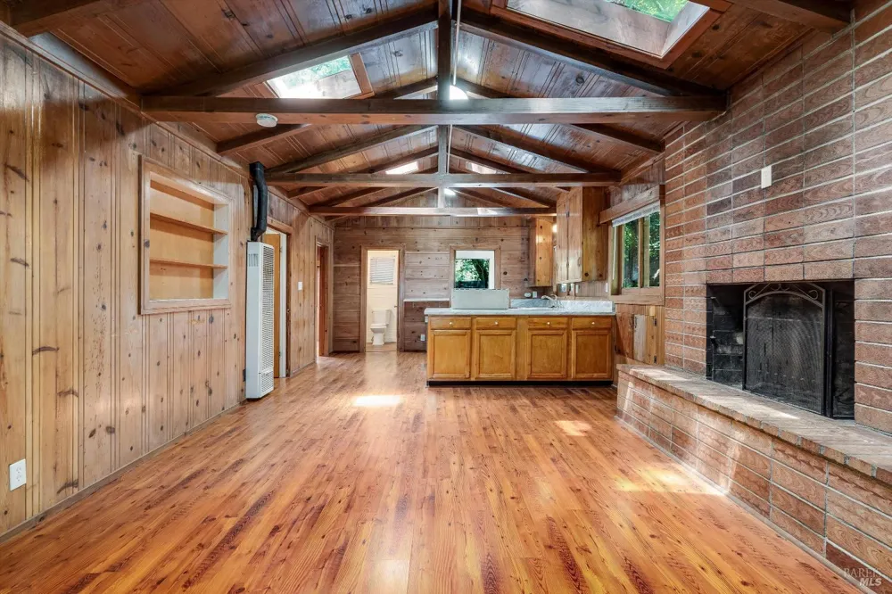 11075 Dell Avenue Forestville, CA 95436