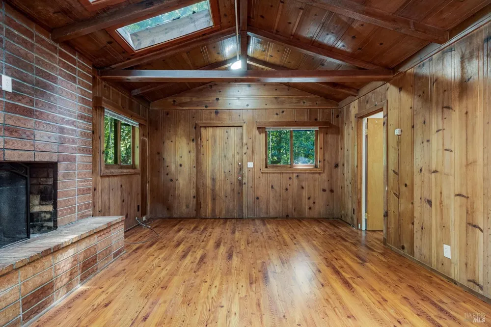 11075 Dell Avenue Forestville, CA 95436