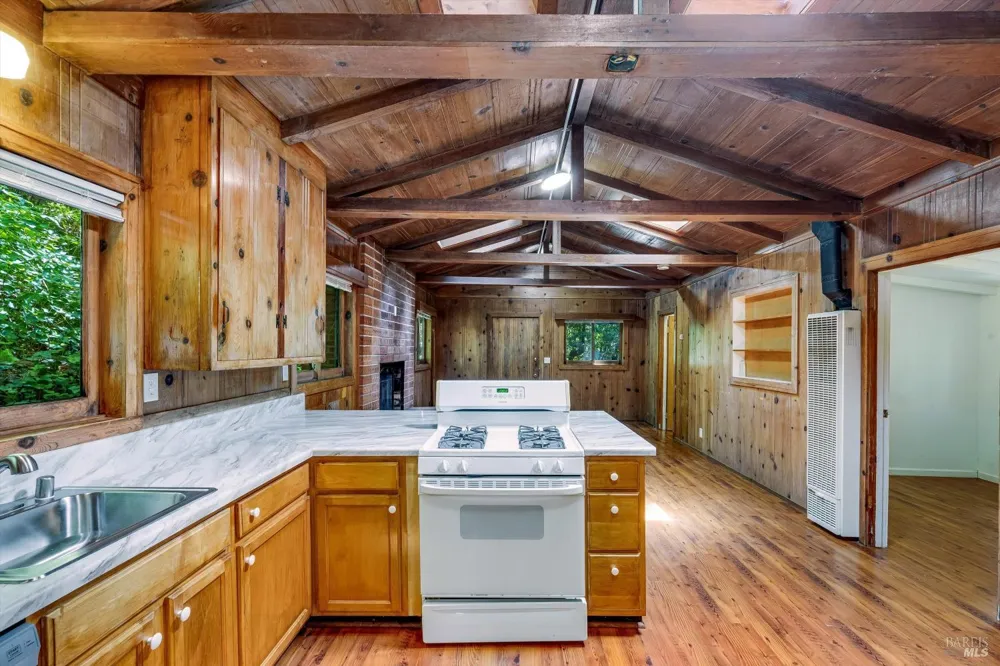 11075 Dell Avenue Forestville, CA 95436