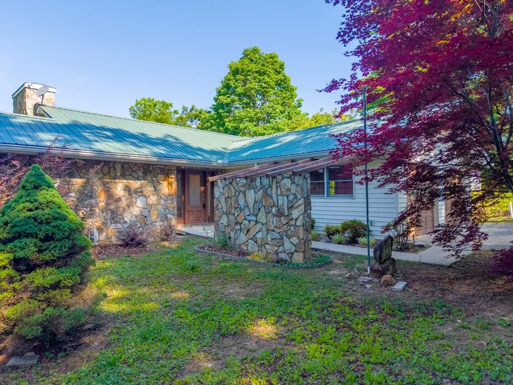 PANTHER CREEK DEV Almond, NC 28702