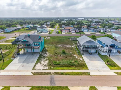 1019 S Live Oak