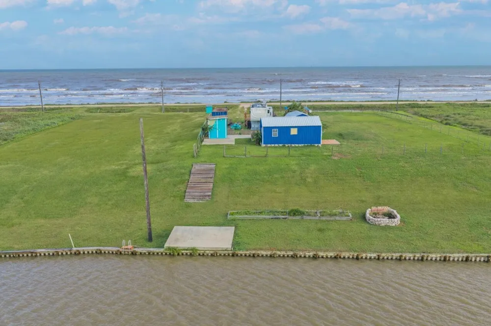 983 Canal Drive Sargent, TX 77414