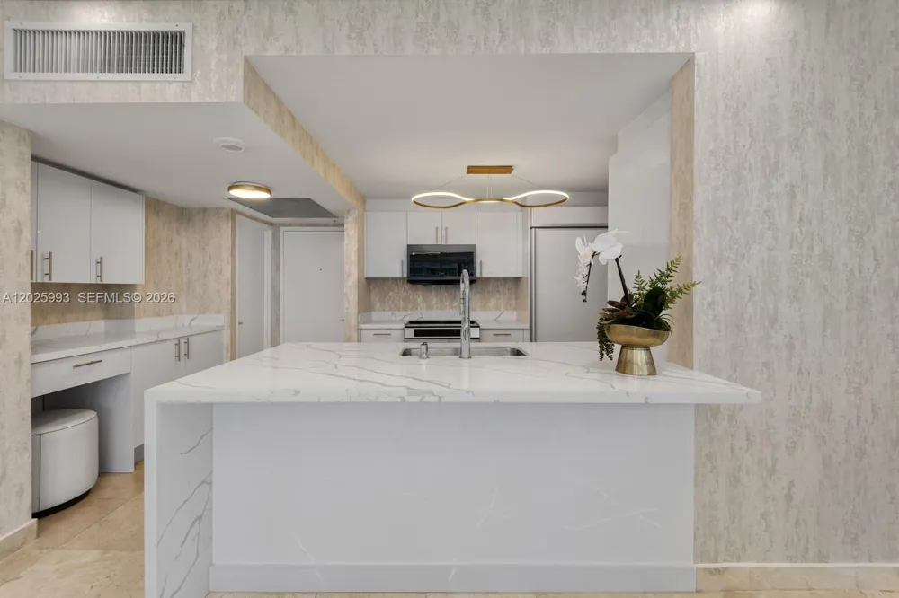 10275 Collins Ave #507 Bal Harbour, FL 33154