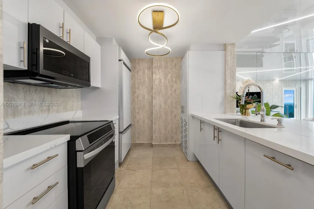 10275 Collins Ave #507 Bal Harbour, FL 33154