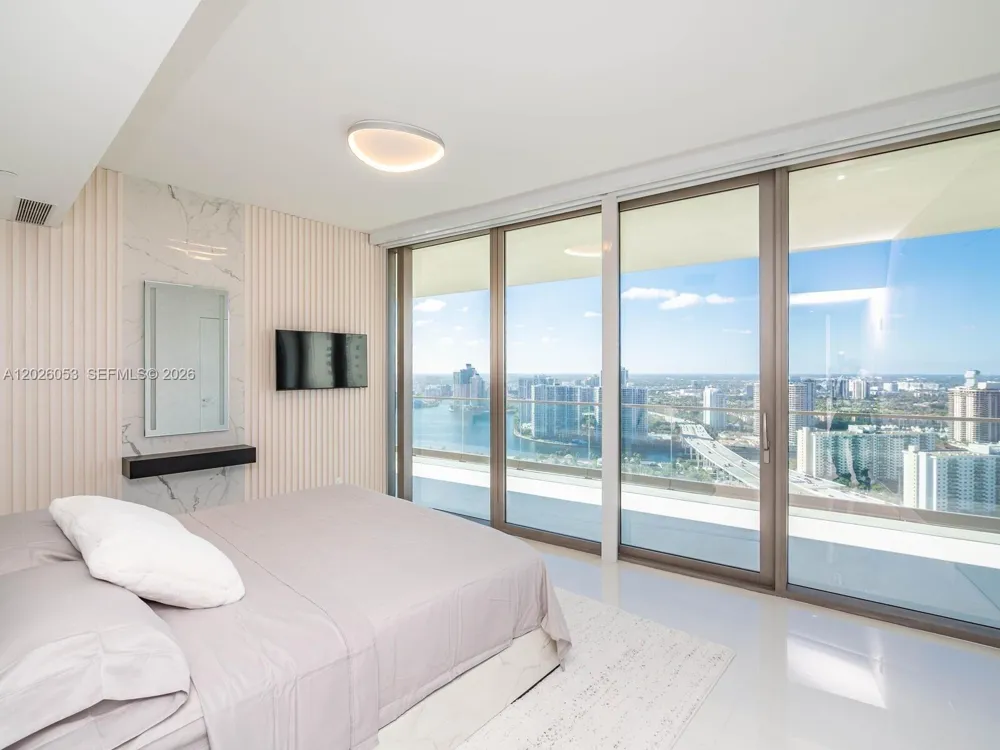 18975 Collins Ave #3105 Sunny Isles Beach, FL 33160