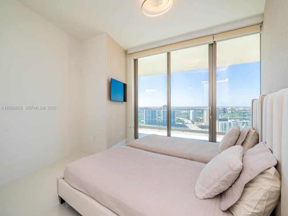 18975 Collins Ave #3105 Sunny Isles Beach, FL 33160