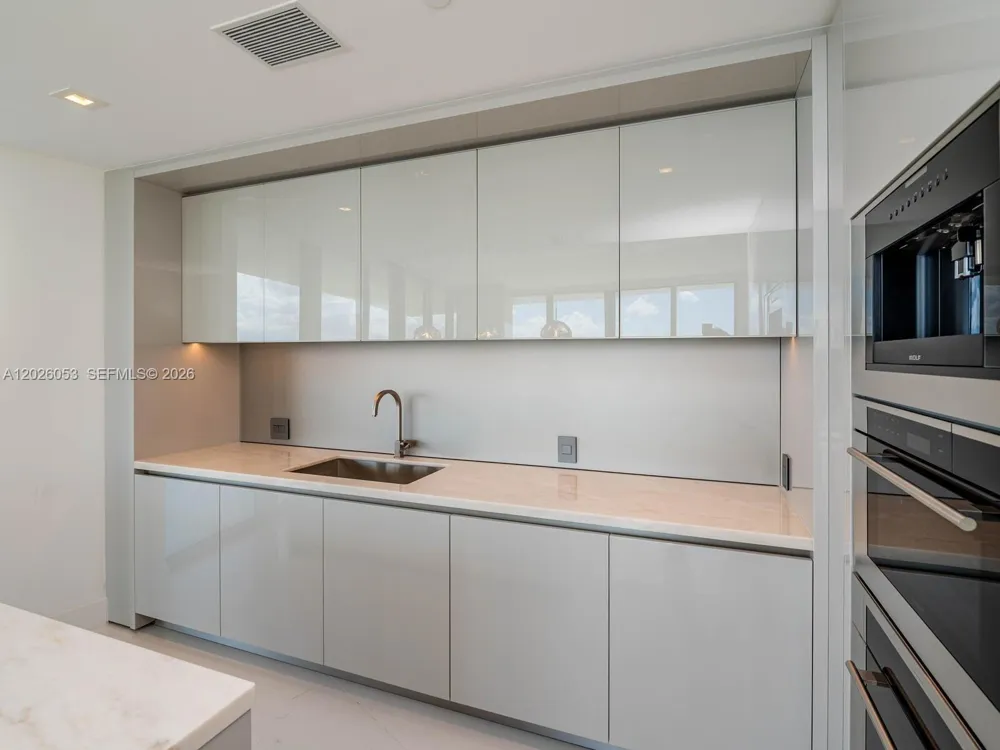 18975 Collins Ave #3105 Sunny Isles Beach, FL 33160