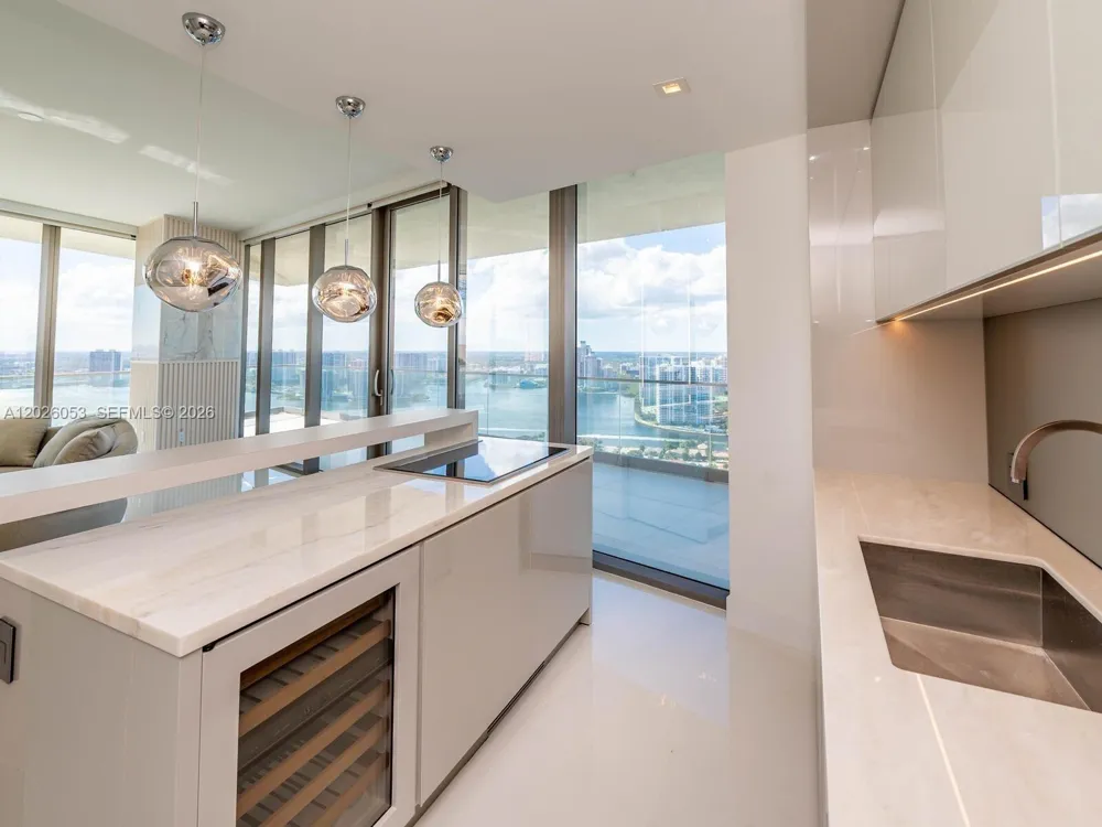 18975 Collins Ave #3105 Sunny Isles Beach, FL 33160