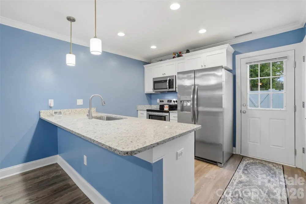 1629 Oak Leaf Drive Hickory, NC 28601