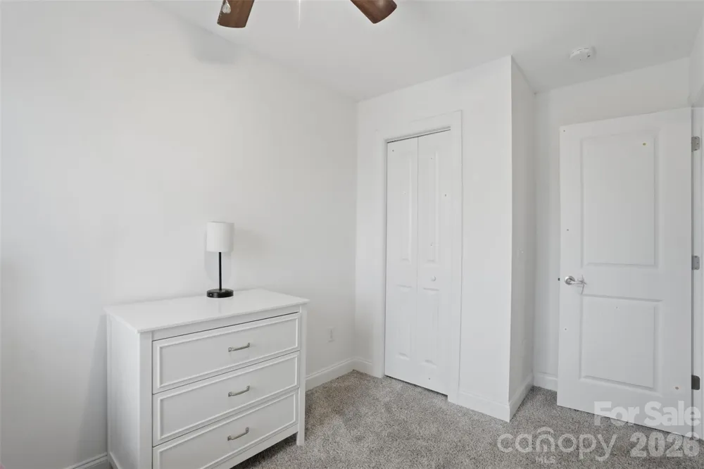1629 Oak Leaf Drive Hickory, NC 28601