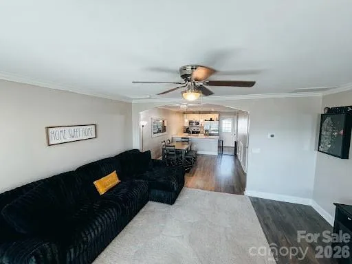 1629 Oak Leaf Drive Hickory, NC 28601