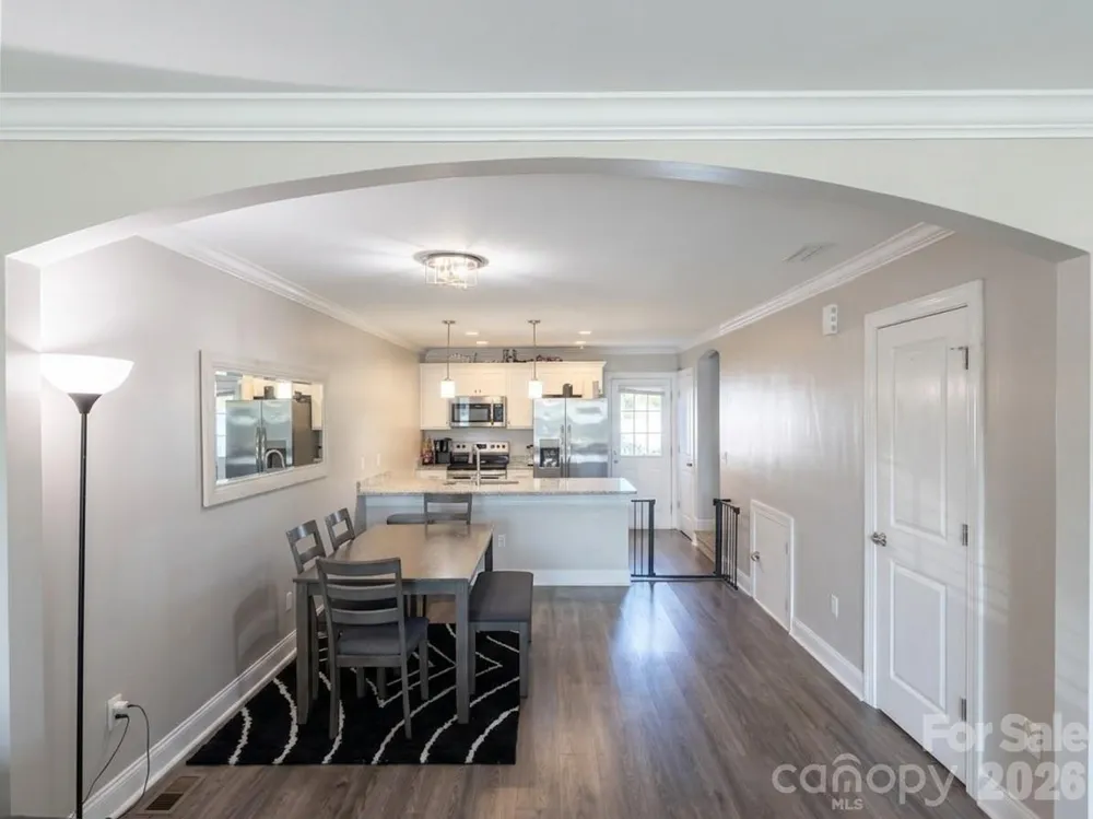 1629 Oak Leaf Drive Hickory, NC 28601