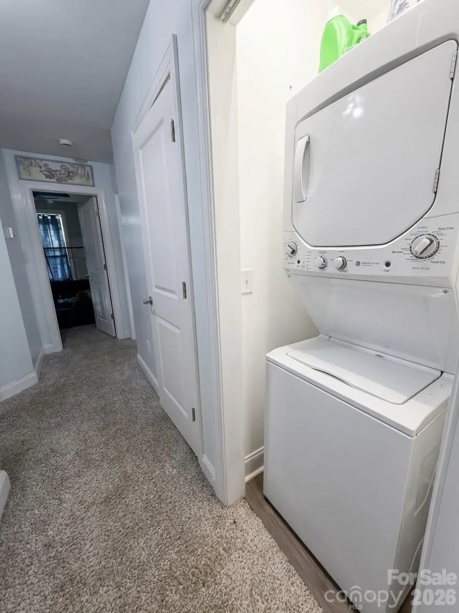 1629 Oak Leaf Drive Hickory, NC 28601