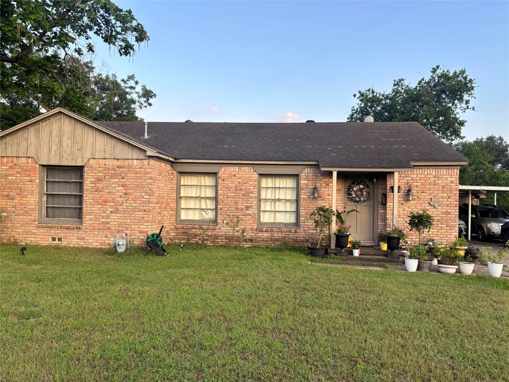 1508 E Texas Avenue Mart, TX 76664