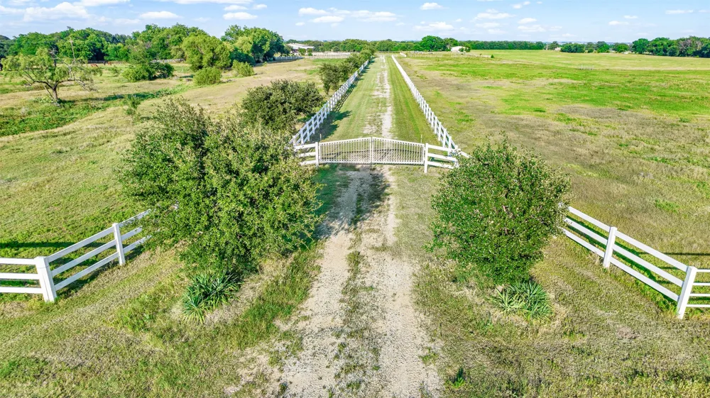 6832 Fm 2931 Aubrey, TX 76227