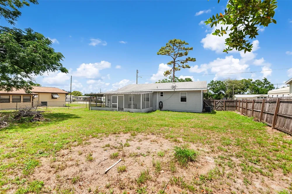 39014 KIRKLAND DRIVE Zephyrhills, FL 33542