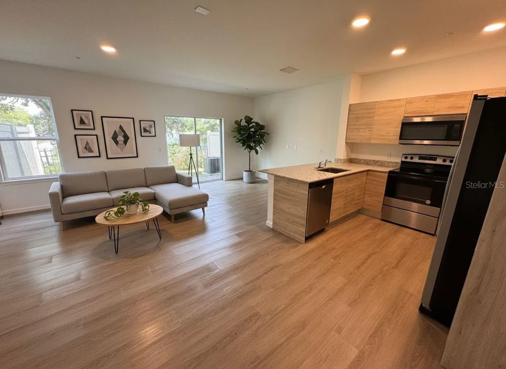 1209 SOUTHSTATION PLACE #306 Orlando, FL 32809